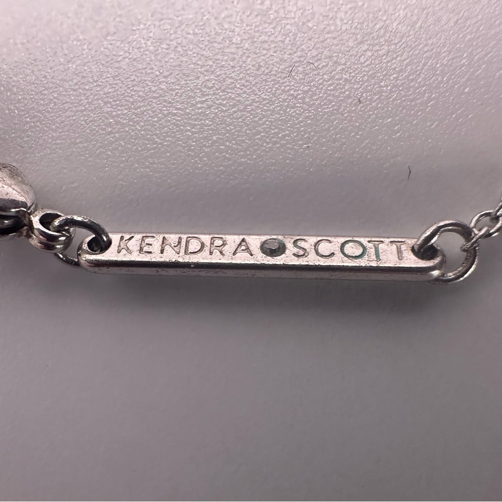 Kendra Scott Ari Heart Pendant Necklace Rainbow Iridescent Stone Silver Tone - Picture 3 of 12